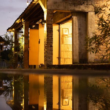 香蕉與黑膠 Yellow And Black Guest House Mei-nung Exterior foto