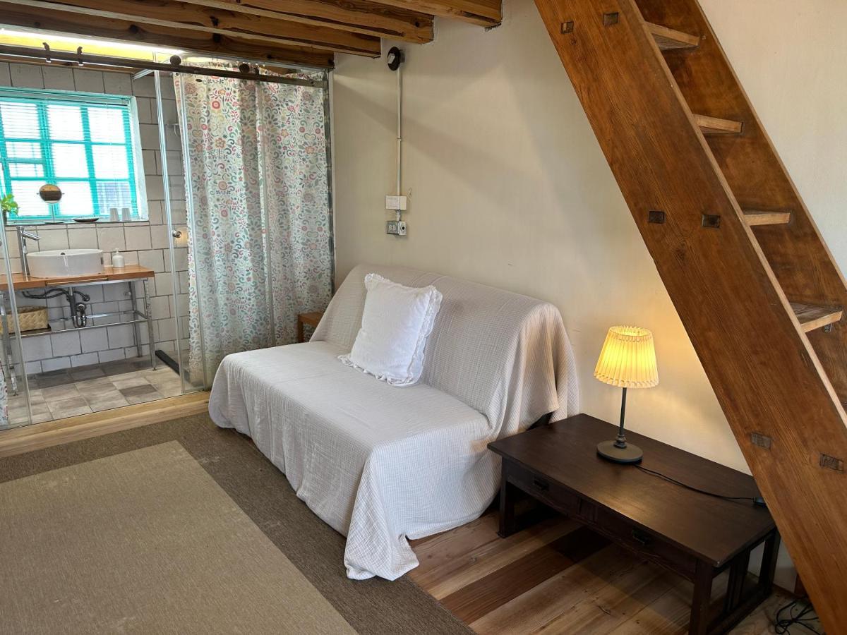 香蕉與黑膠 Yellow And Black Guest House Mei-nung Exterior foto