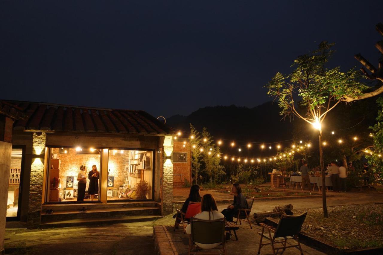 香蕉與黑膠 Yellow And Black Guest House Mei-nung Exterior foto