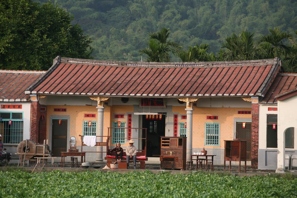 香蕉與黑膠 Yellow And Black Guest House Mei-nung Exterior foto