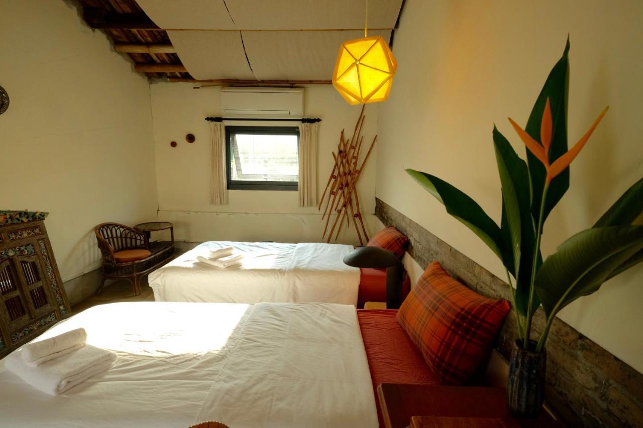 香蕉與黑膠 Yellow And Black Guest House Mei-nung Exterior foto